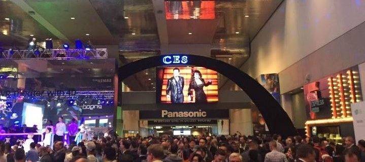 CES 2016 crowd at entrance